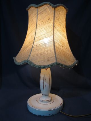 Alte Tischlampe Mit Holzfuß 42cm Hoch Shabby Stil Bild
