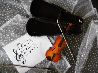 Miniatur Geige / Violine Aus Holz,  Lackiert Mit Koffer Und 2 Bögen. Bild