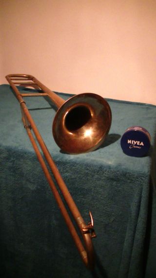 Altes Blechblasinstrument,  Trompete,  Posaune,  Messing,  Antik Bild
