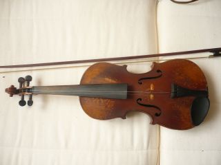 Alte Geige Mit Geigenkasten Bild