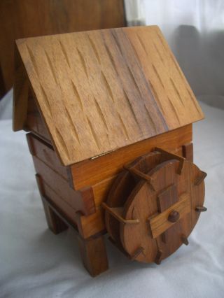 Spieluhr Holz In Form Einer Mühle Mit Wasserrad – Melodie Fa.  Reuge - Sammlerstü Bild