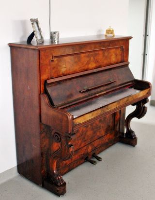 Chippendale G.  Stapel Klavier Piano Massiv Antik Deko Hochzeit Mit Beleuchtung Bild