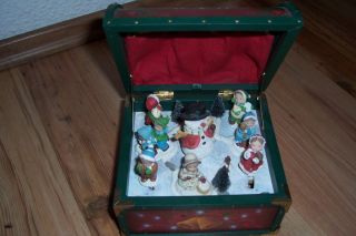 Spieluhr,  Spieldose,  Schatztruhe Weihnachten Mit Beweglichen Figuren, Bild