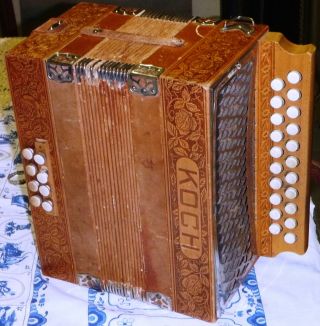 Uralte Handharmonika,  Bandonion,  Akkordeon Koch,  Beschnitzt Um 1900 Bild