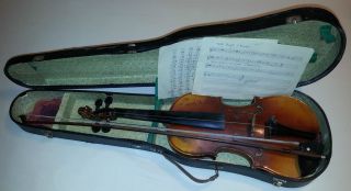 Alte Geige Mit Bogen Und Kasten Zum Restaurieren Bild