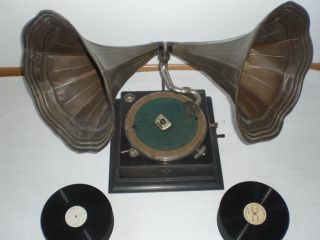 Altes Trichtergrammophon Stereo - Grammophon - 2 Trichter - Musikhaus Ewald Bild