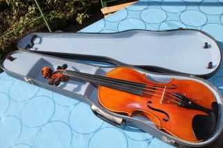 Eine Schöne Geige.  4/4.  A Lovely Violin. Bild