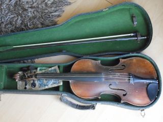 Alte Geige Mit Koffer,  Bogen Bild