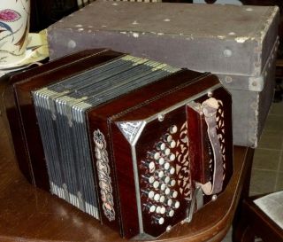 Uralte Handharmonika,  Bandonion,  Accordeon,  Koffer,  Notenhefte Um 1900 Bild