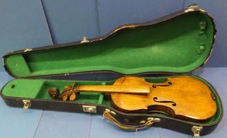 Schöne Kleine Geige Ohne Seiten Im Koffer - Hersteller Nicht Bekannt Bild