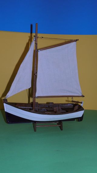 Ruderboot Gaffel - Segel Fischerboot Segel - Schiff Angler Segel - Boot Schiffsmodell Bild