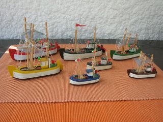Schiffsmodelle,  7 Stück,  Verschiedene Größen Bild