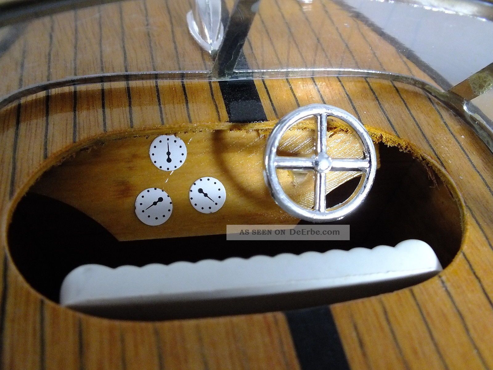 Motorboot Dekorationsmodell Auf Ständer, Werkstoff Holz