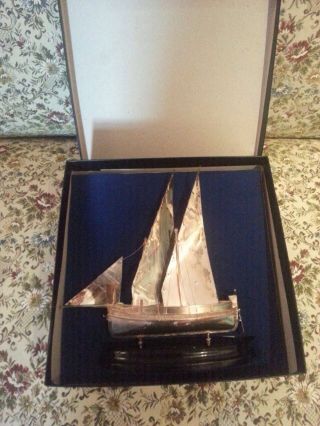 Segelschiff Aus Silber Bild
