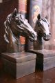 Schöne Buchstützen Pferde,  Pferdeköpfe,  Pferde - Büsten Hengst Skulptur,  Steinguss 1900-1949 Bild 4