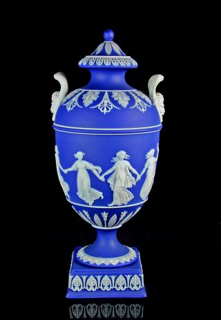 Klassizistische Wedgwood Vase 19.  Jahrhundert Amphore Musentanz Flaxman Bild