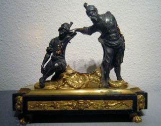Schönes Gehaüse Für Eine Kaminuhr Mit Skulpturen Aus Messing/bronze Um 1880 Bild