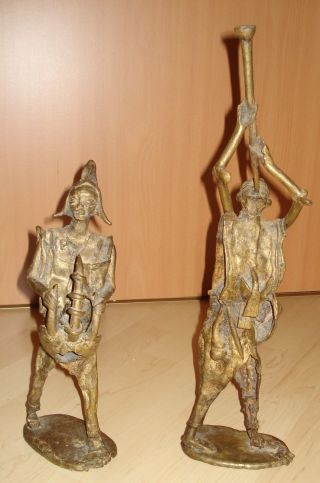 2 Figuren Bronze Kellerfund Bild
