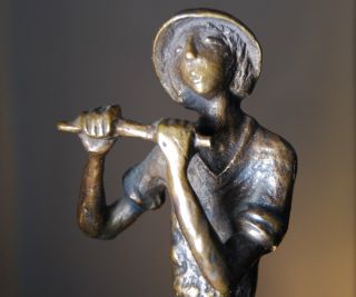 Bronzefigur Flötenspieler Bronze Skulptur Statue Musiker Traversflöte Bild