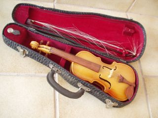 Sehr Alte Kleine Geige Aus Holz Alles Komplett Im Originalen Geigenkasten Bild