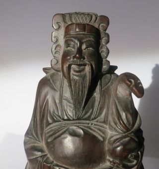 Chinesische Skulptur Echtholz Sockel Gottheit Mit Kopfbedeckung Und Vogel Qin? Bild
