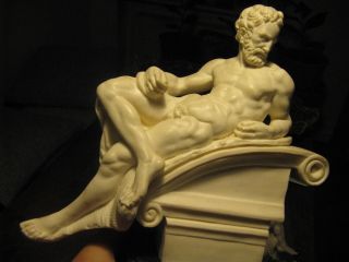 2 Skulpturen A.  Santini Aus Speicherfund Wunderschön Nackte Männer, .  Auf Mamor Bild
