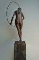 Bronze Skulptur Arthur Lewin - Funcke Reifenspielerin 1905 1900-1949 Bild 1