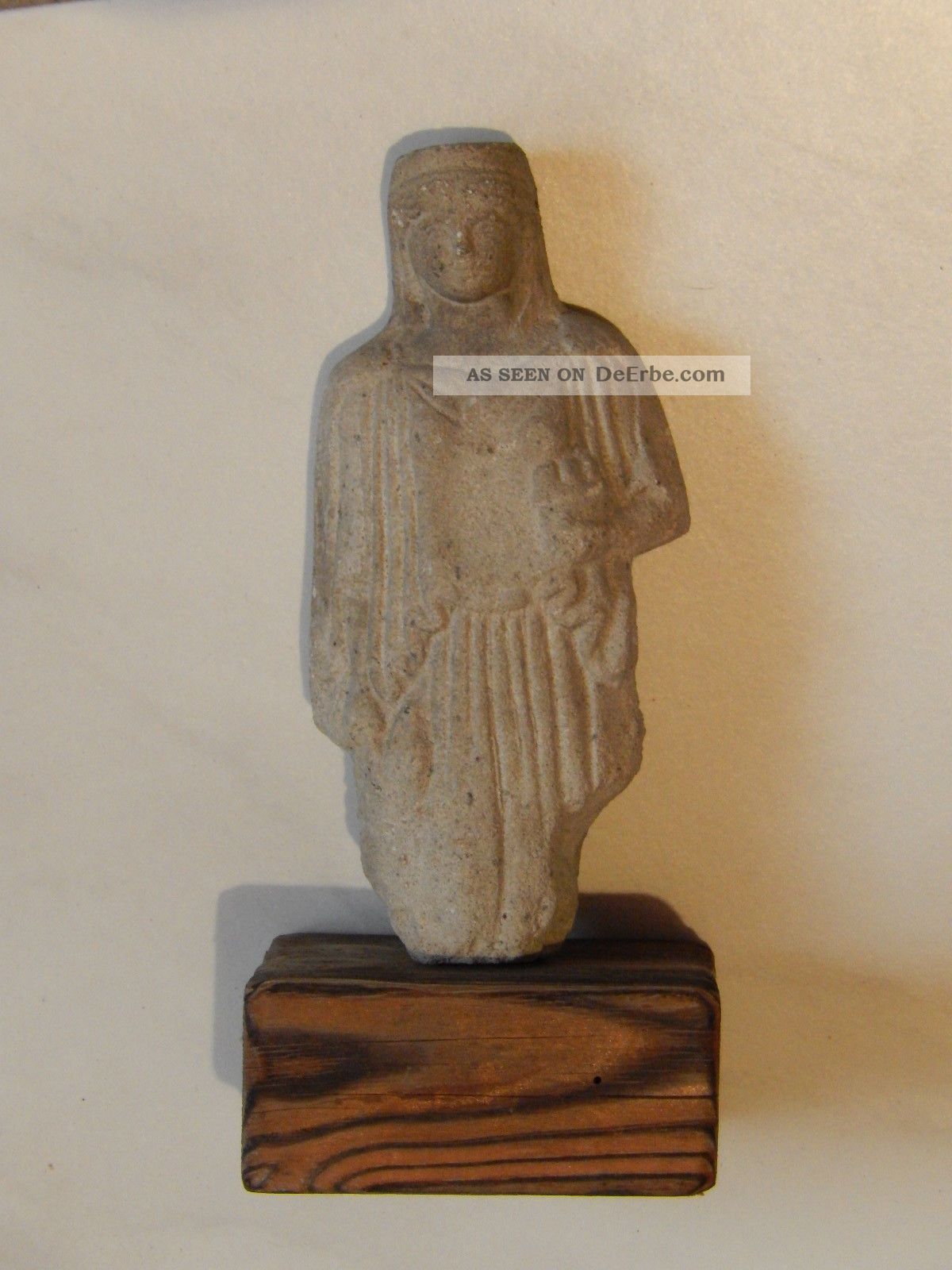 Göttin (?) Frau Auf Holzsockel - Replik Einer Antiken Steinstatue - Dekorativ 1950-1999 Bild