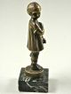 Bronze Figur Auf Marmorsockel:mädchen Mit Teddy,  Signiert Mit Frecourt.  Antik. Bronze Bild 3