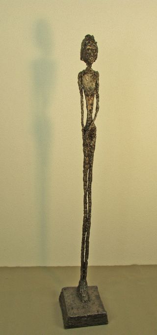 Standing Woman,  Stehende Frau,  Eisenskulptur,  A.  Giacometti Style Bild