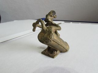 Antike Bronzefigur Trommler Bild