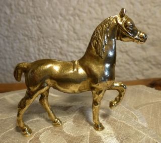 Pferd In Bronze Oder Messing,  Skulptur,  Tiere,  Metallobjekt,  Metallarbeiten, Bild