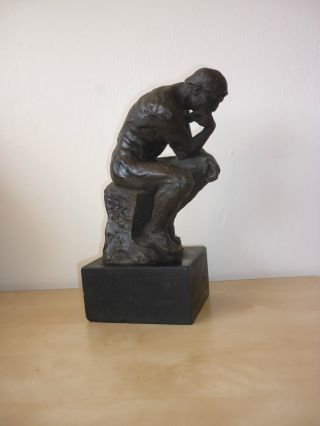 Skulptur Der Denker Nach Rodin Bild