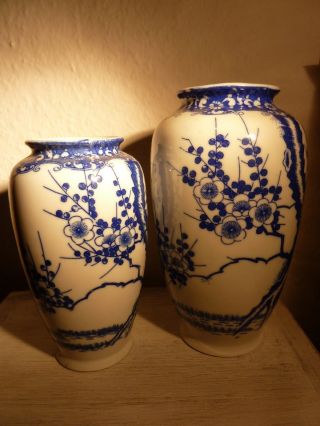 2 Vasen Blaues Dekor Asiatisches Porzellan China Blau Weiß Blumen Ranken Bild