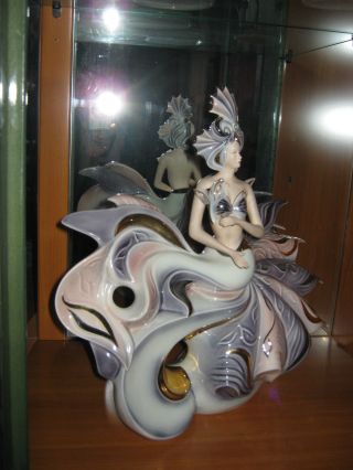Porzellan Figur Nixe Mit Venezianischer Maske Rarität 39 Cm Galos Galizien Top Bild