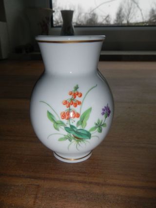 Meissener Porzellan Kleine Vase Ca.  9 Cm Hoch 1.  Wahl Bild