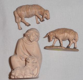 Krippenfigur Hirte Mit Schaf,  2 Schafe Nr.  3 Bild