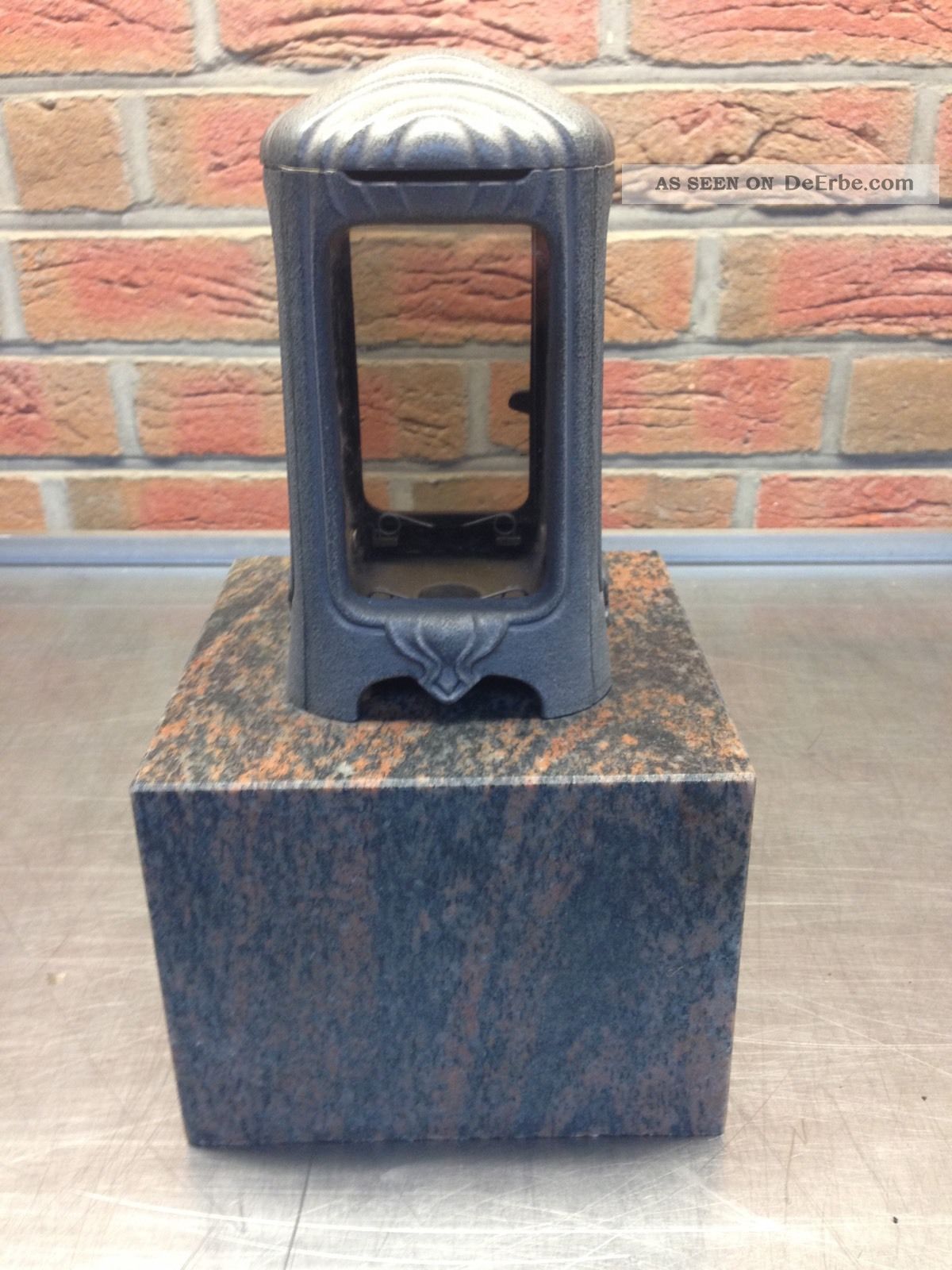Massive Grablampe Grableuchte Grablaterne Aus Bronze Mit Granit Sockel