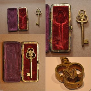 Antiker Schlüssel Tabernakel Sakristei Kirche Alpha Omega Etui Biedermeier Rrr Bild