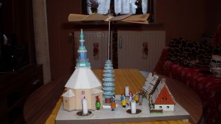 Dachbodenfund,  Alte Weihnachtspyramiede,  Weihnachtsdorf Mit Kirche,  Ddr,  Pyramid Bild