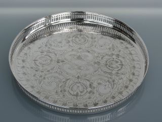 Wunderschönes Silber Versilbert Tablett Mit Dekorativer Form Durchmesser 33 Cm Bild