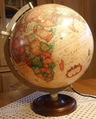 Globus Auf Holzstandfuß,  Weltkugel Der Antique,  Drehkugel,  Beleuchtet,  Mit Lupe,  Top Bild