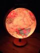 Globus Mit Beleuchtung,  Holzfuß Und Metallarm, Wissenschaftliche Instrumente Bild 1