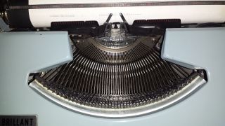 Brillant 750 Schreibmaschine Mit Koffer Reise Schreibmaschine Bild