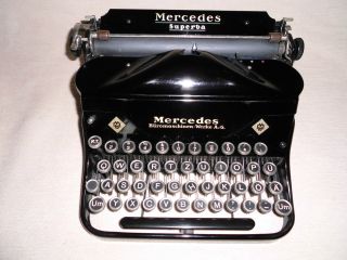 Antike Tragbare Reiseschreibmaschine Mercedes Superba Bild