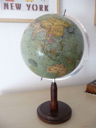 Sehr Alter Globus Um 1920 Mit Deutsch - Kolonien Holzfuß Höhe 45cm 26cm Kugel Bild