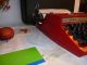 Privileg Schreibmaschine 310tr De Luxe Kirschrot Hartschalenkoffer Anltg.  Rot Antike Bürotechnik Bild 4