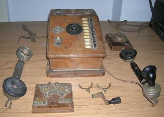 Bastelstück - Uralt Telefon Anlage & Teile - Alles Im Fundzustand - Ca.  1900/10 Bild