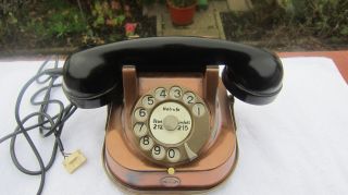 Telefon - Bakelit,  Von G.  Bell,  Tischtelefon,  Mit Wählscheibe. Bild