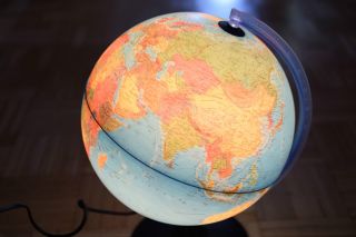 Globus Von Tecnodidattica Mit Kunststoff - Fuß Und Kunststoffmeridian,  Neuwertig Bild
